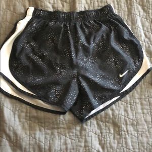 Nike women’s running shorts small